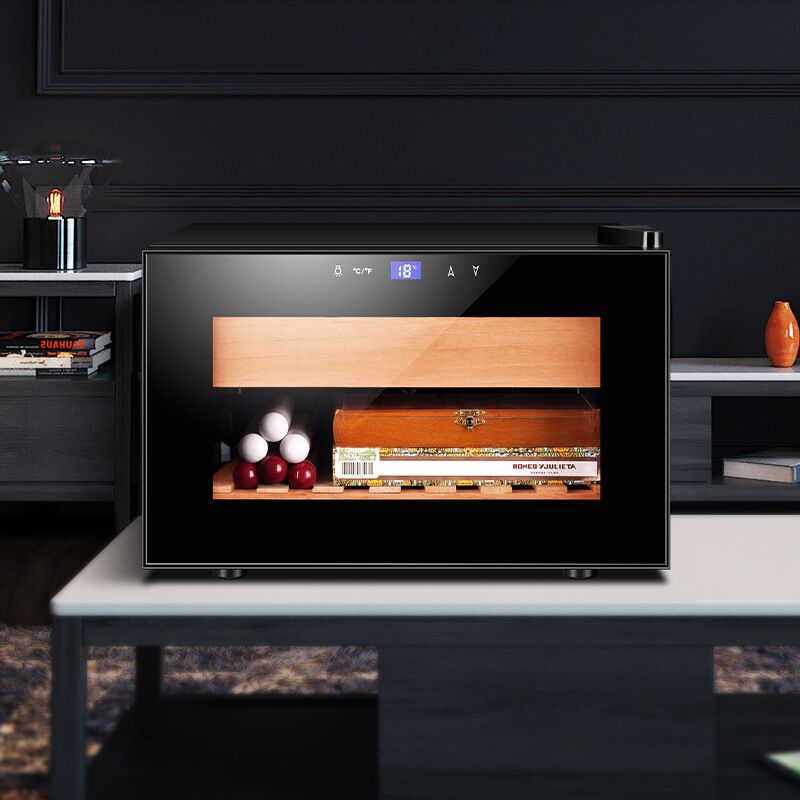 Humidor Mit Elektrischer Befeuchtung