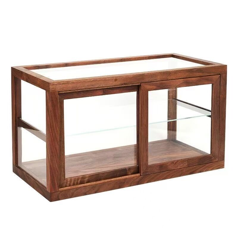 Kleiner Pfeifenschrank